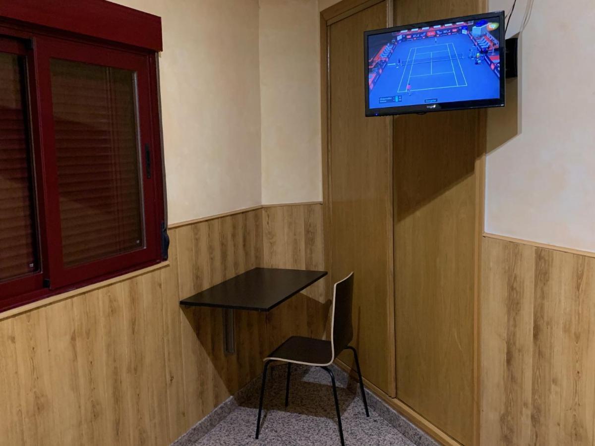 Hostal Juan Xxiii ซานเซบัสเตียน เดลอส เรเยส ภายนอก รูปภาพ