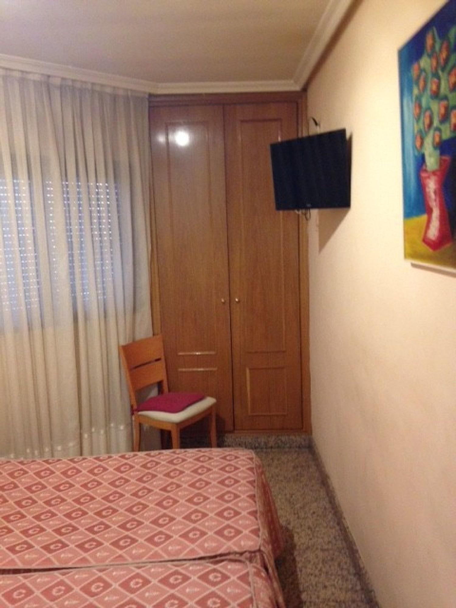 Hostal Juan Xxiii ซานเซบัสเตียน เดลอส เรเยส ภายนอก รูปภาพ