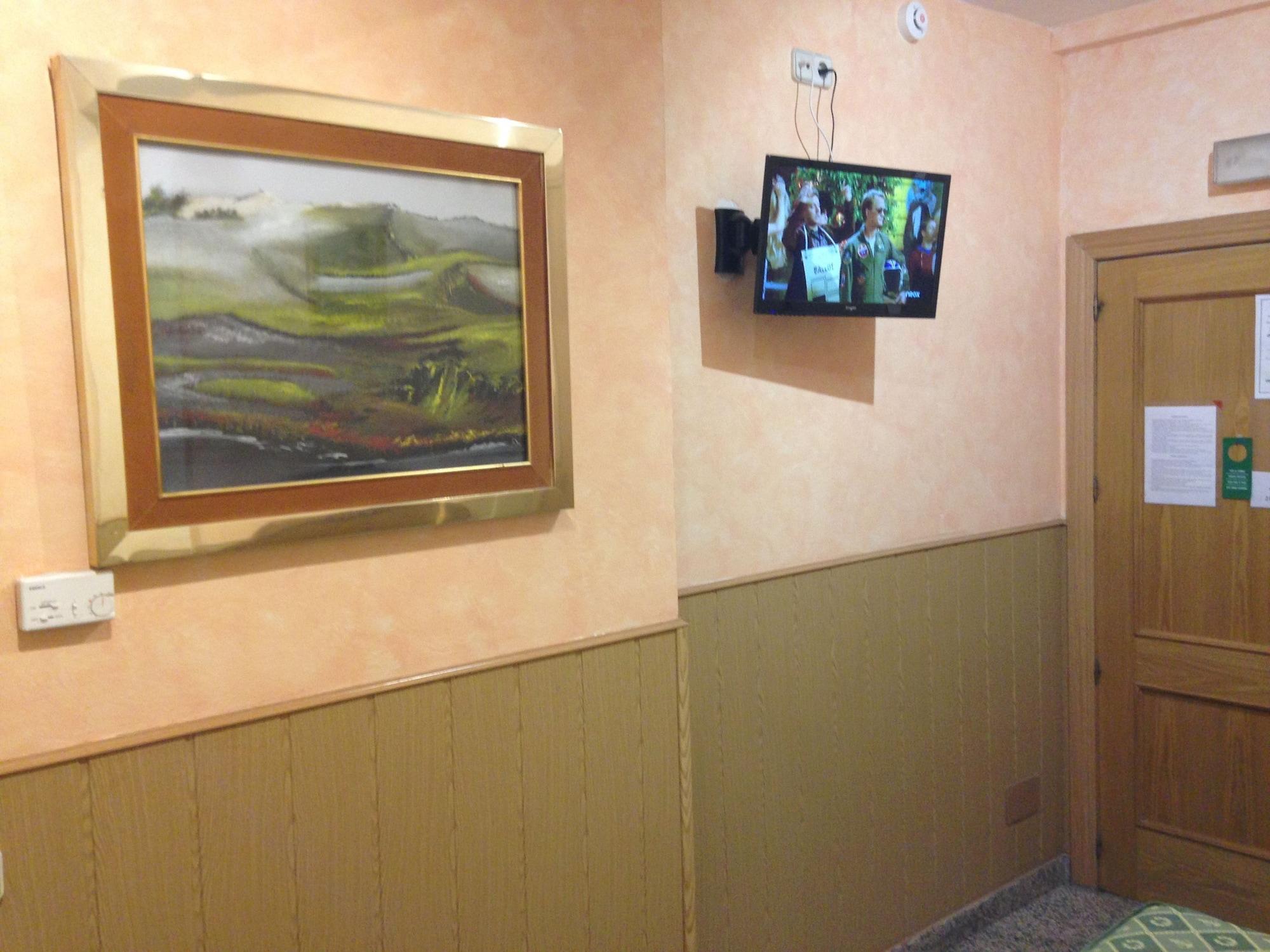 Hostal Juan Xxiii ซานเซบัสเตียน เดลอส เรเยส ภายนอก รูปภาพ