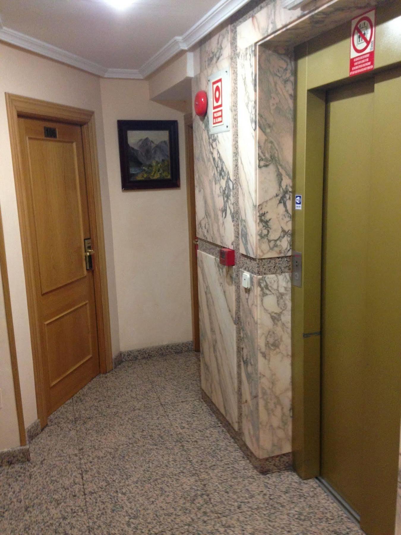 Hostal Juan Xxiii ซานเซบัสเตียน เดลอส เรเยส ภายนอก รูปภาพ